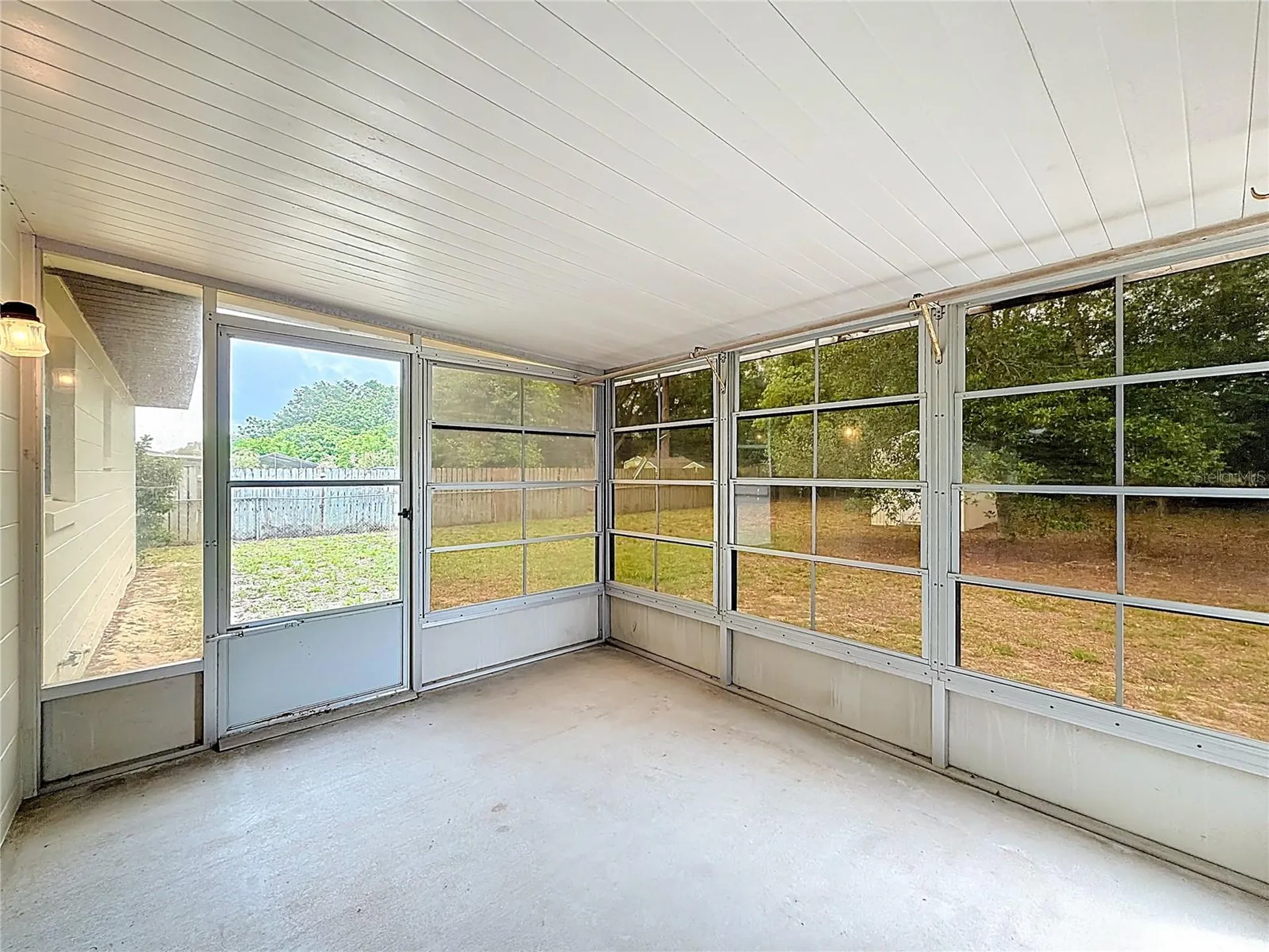 615 Third Avenue Lady Lake FL 32159