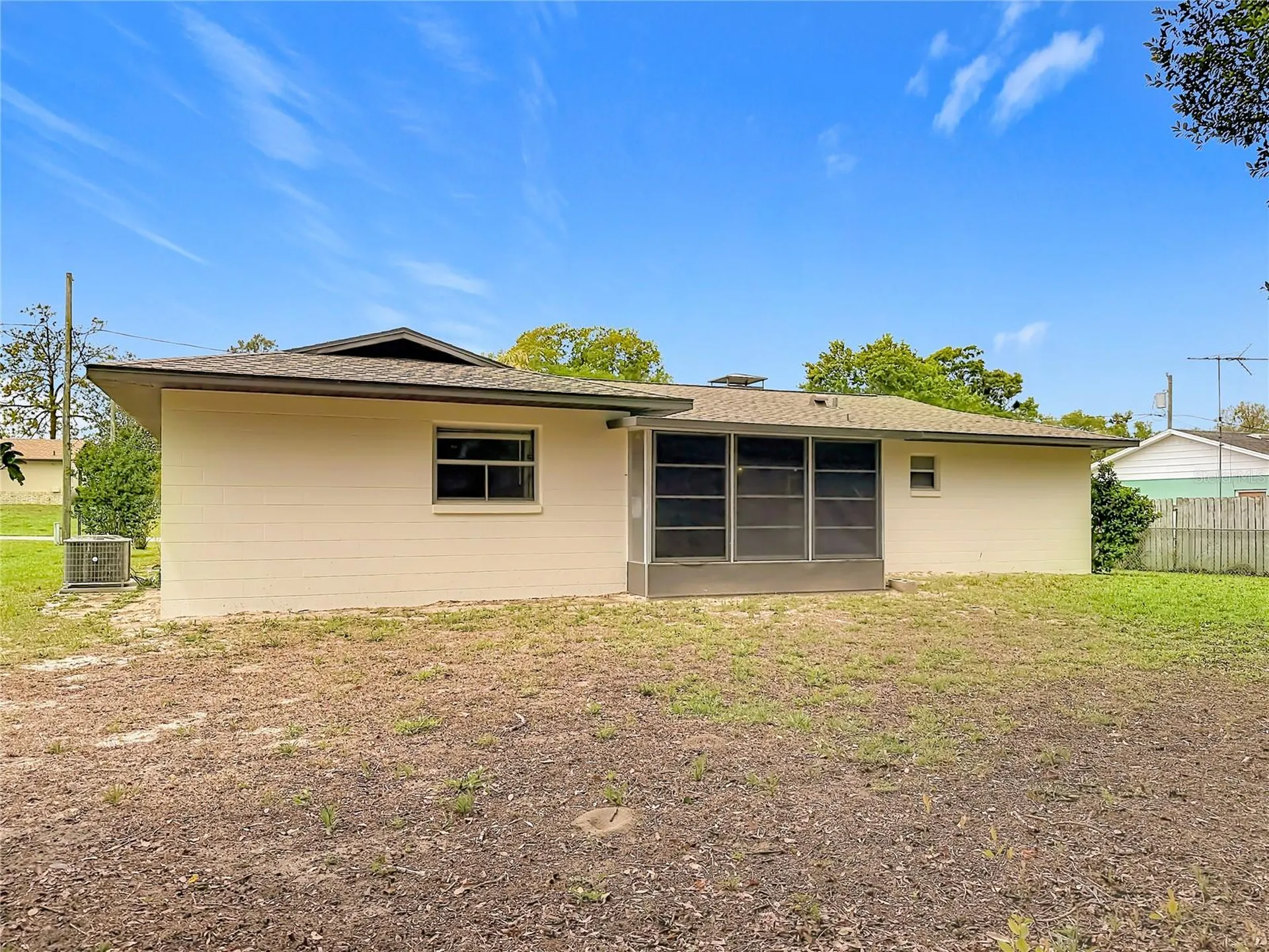 615 Third Avenue Lady Lake FL 32159