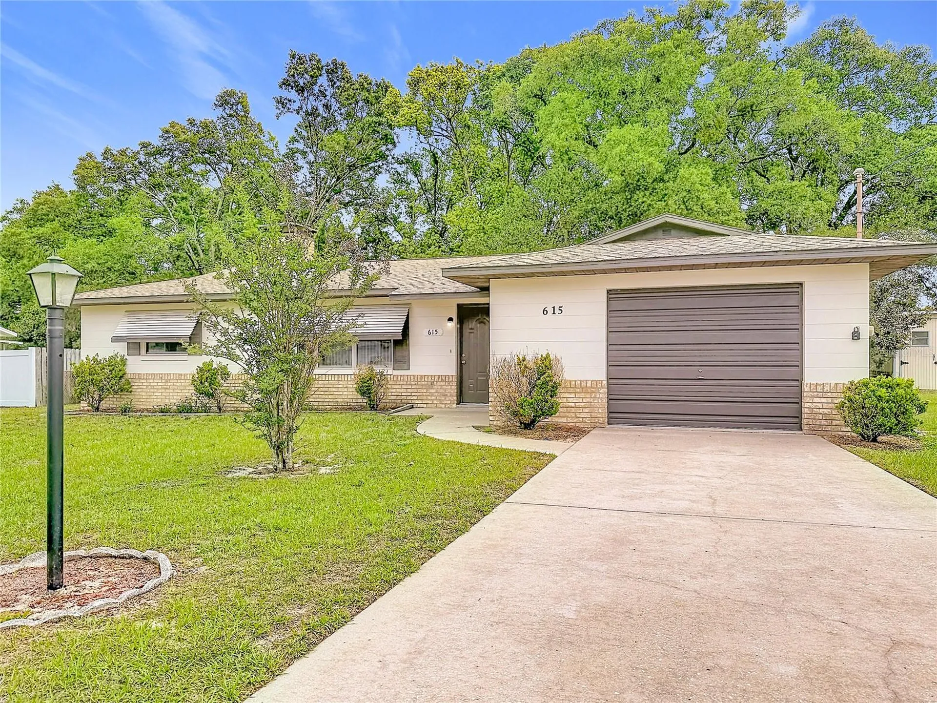 615 Third Avenue Lady Lake FL 32159
