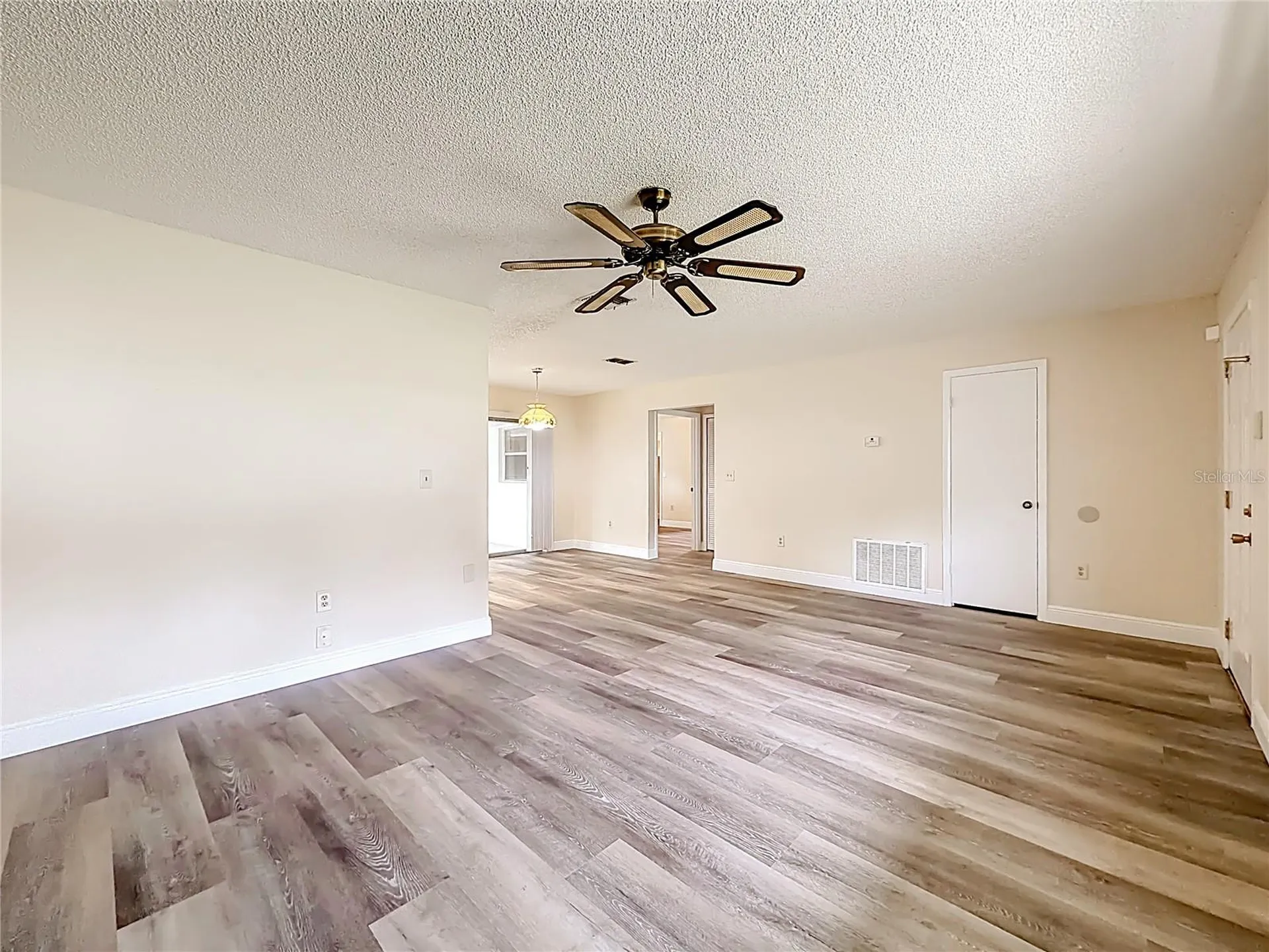 615 Third Avenue Lady Lake FL 32159