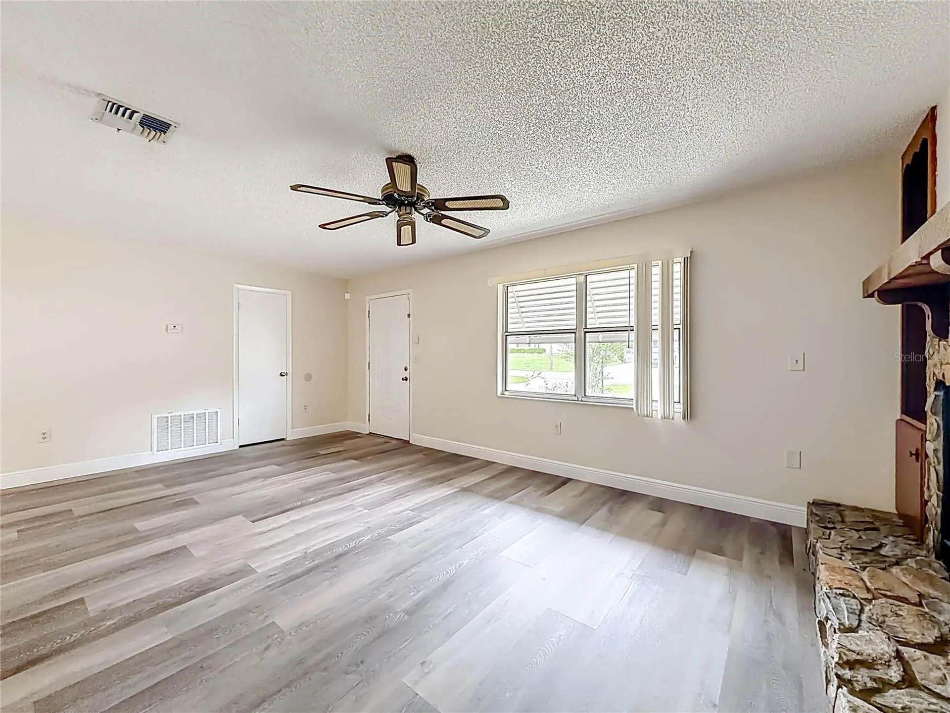 615 Third Avenue Lady Lake FL 32159