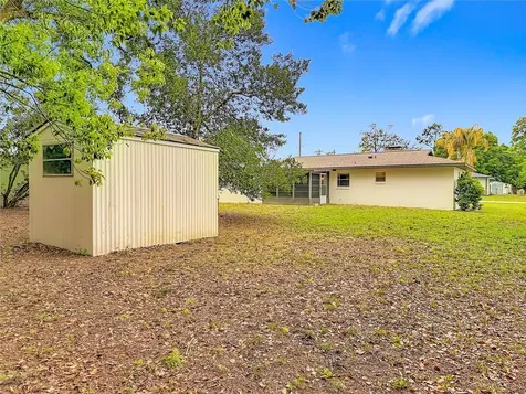 615 Third Avenue Lady Lake FL 32159