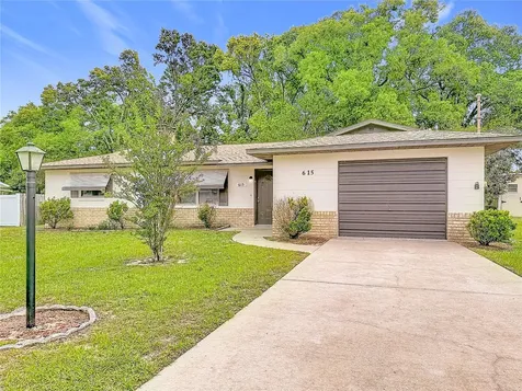 615 Third Avenue Lady Lake FL 32159