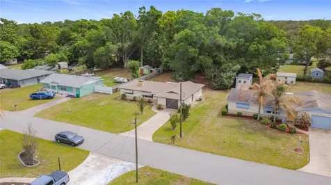 615 Third Avenue Lady Lake FL 32159