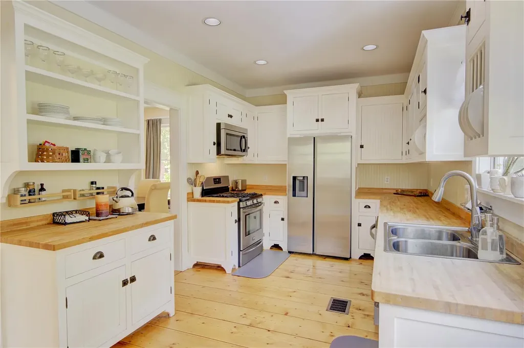 426 N Clara Avenue Deland FL 32720