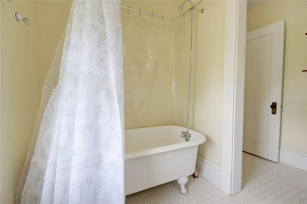 426 N Clara Avenue Deland FL 32720