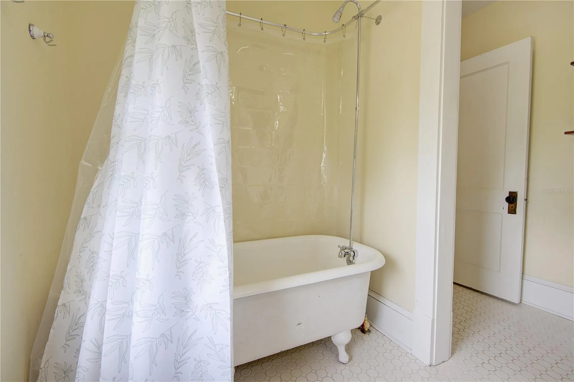 426 N Clara Avenue Deland FL 32720