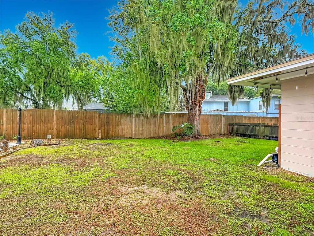 112 Elm Square N Lakeland FL 33813
