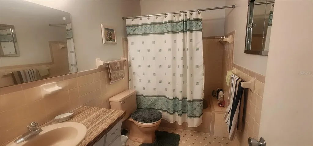 2402 Ecuadorian Way Clearwater FL 33763