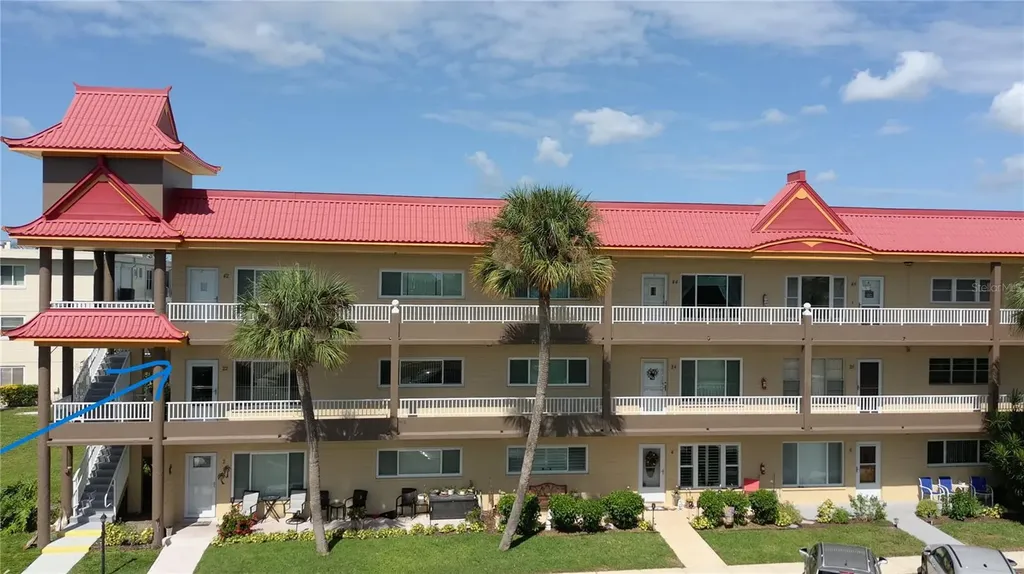 2402 Ecuadorian Way Clearwater FL 33763