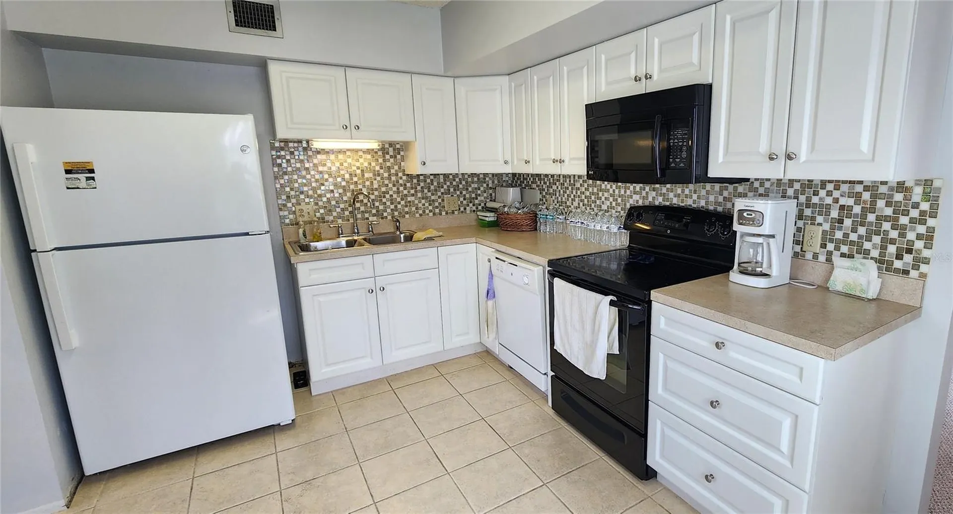 2402 Ecuadorian Way Clearwater FL 33763