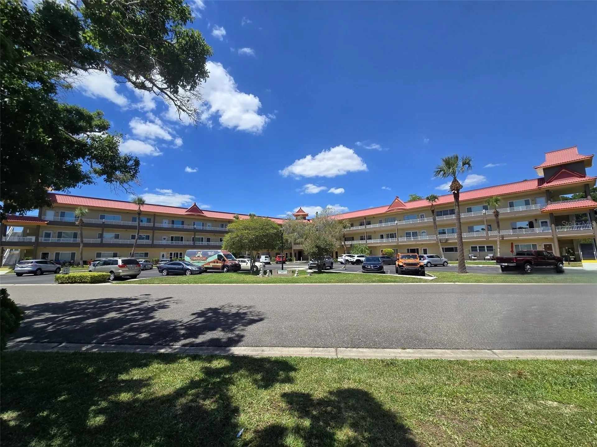 2402 Ecuadorian Way Clearwater FL 33763