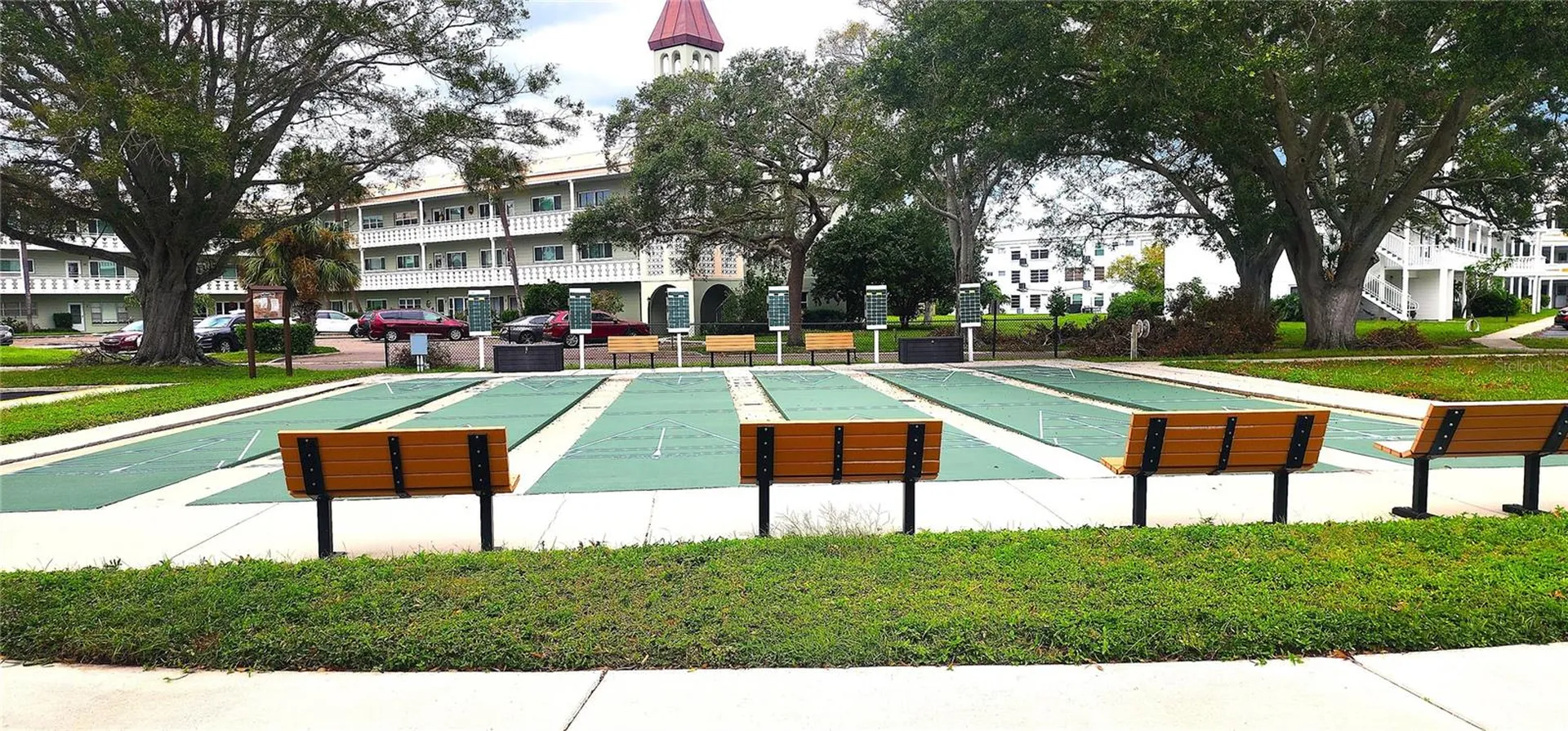 2402 Ecuadorian Way Clearwater FL 33763