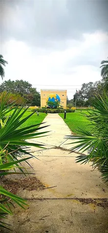 2402 Ecuadorian Way Clearwater FL 33763
