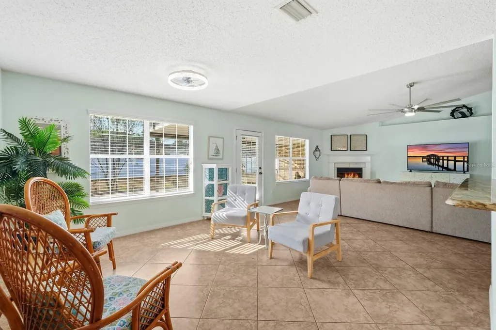 14 Roxanne Lane Palm Coast FL 32164