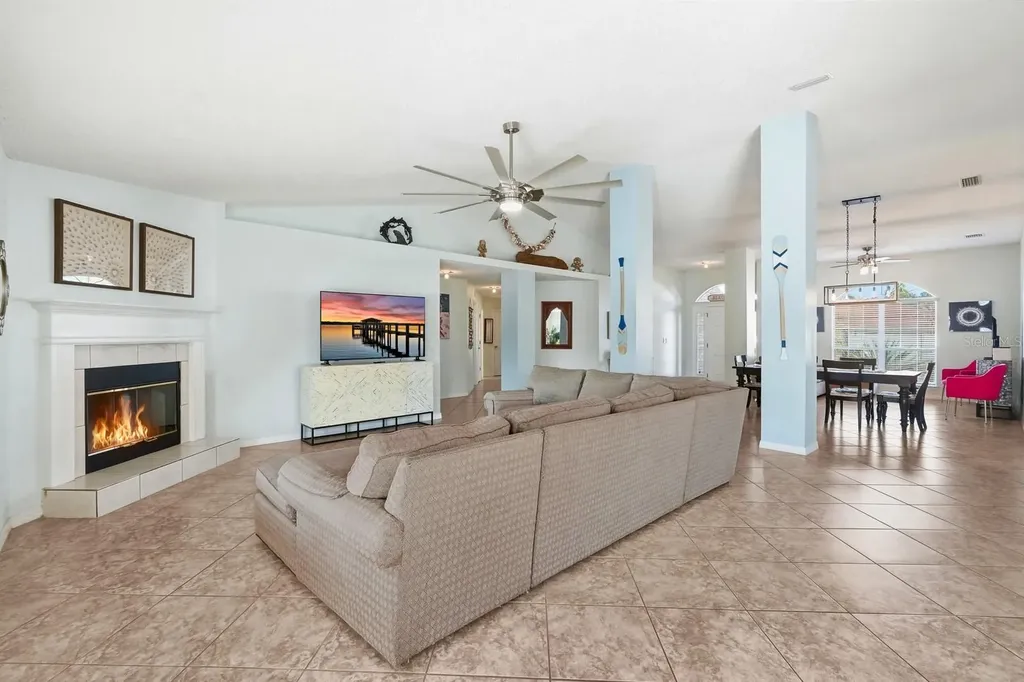 14 Roxanne Lane Palm Coast FL 32164