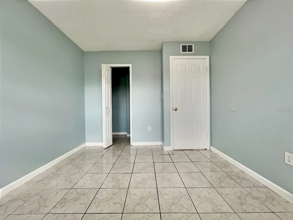 865 Sky Lake Circle Orlando FL 32809