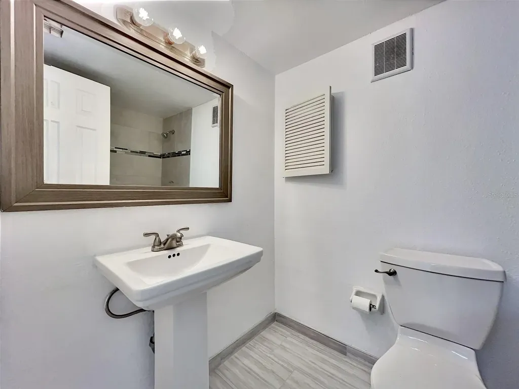865 Sky Lake Circle Orlando FL 32809