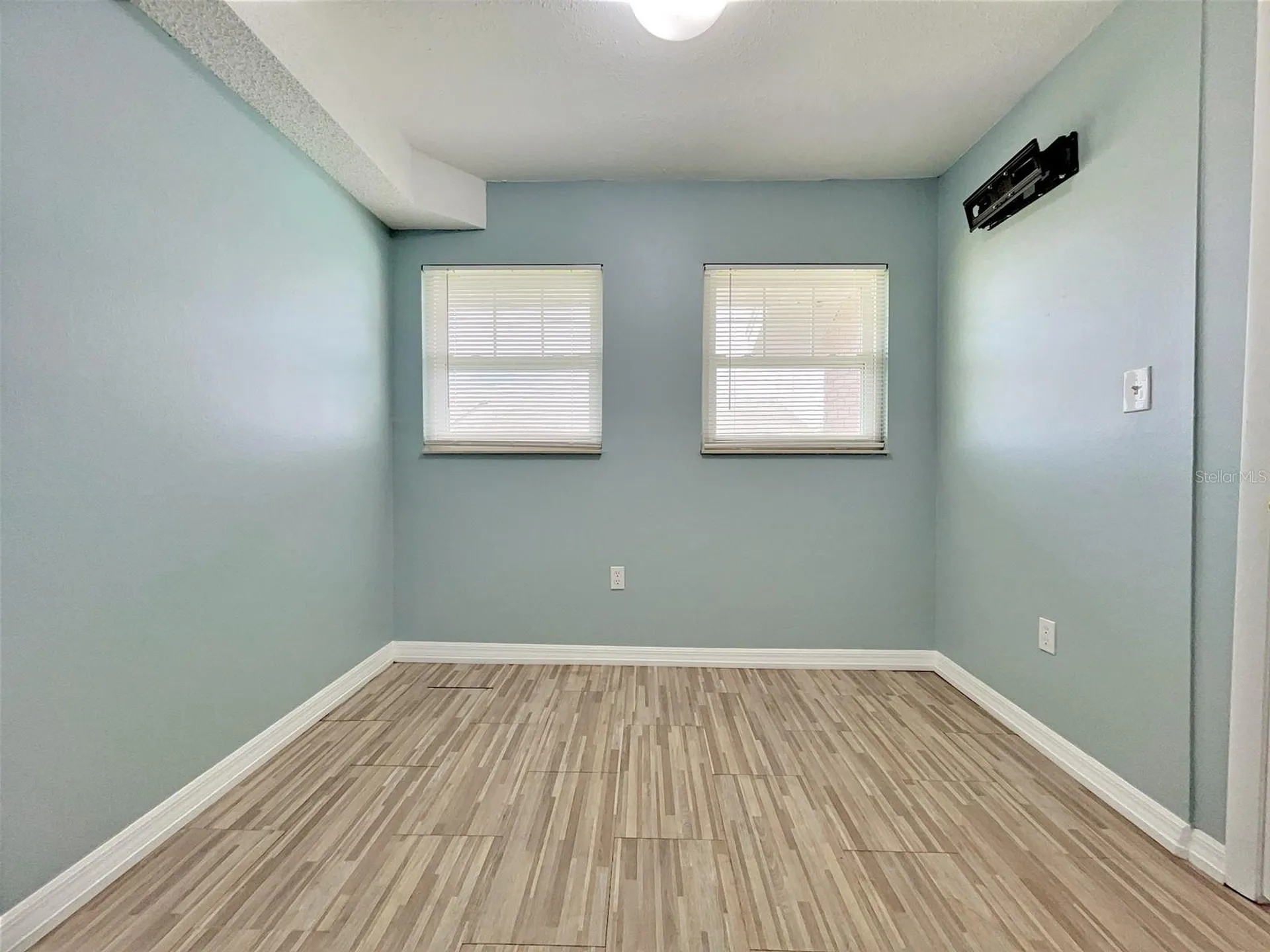 865 Sky Lake Circle Orlando FL 32809