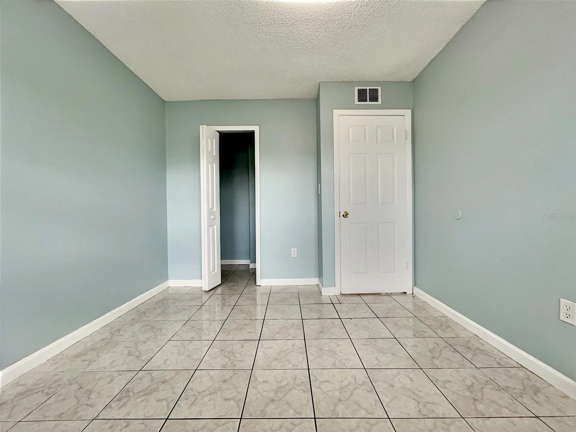 865 Sky Lake Circle Orlando FL 32809