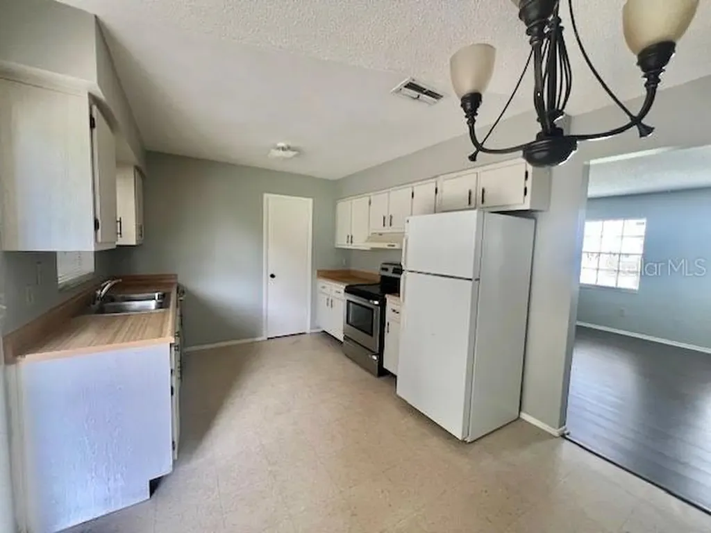 100 Lerma Court Kissimmee FL 34743