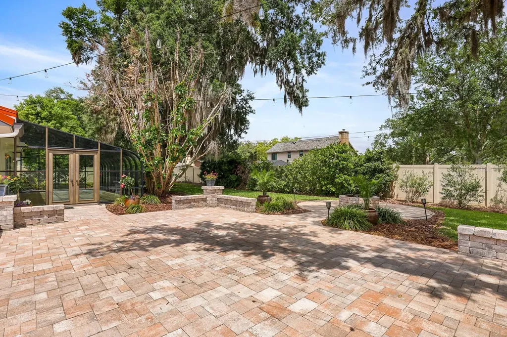 2925 Chelsea Woods Drive Valrico FL 33596