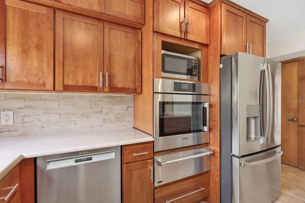 2925 Chelsea Woods Drive Valrico FL 33596