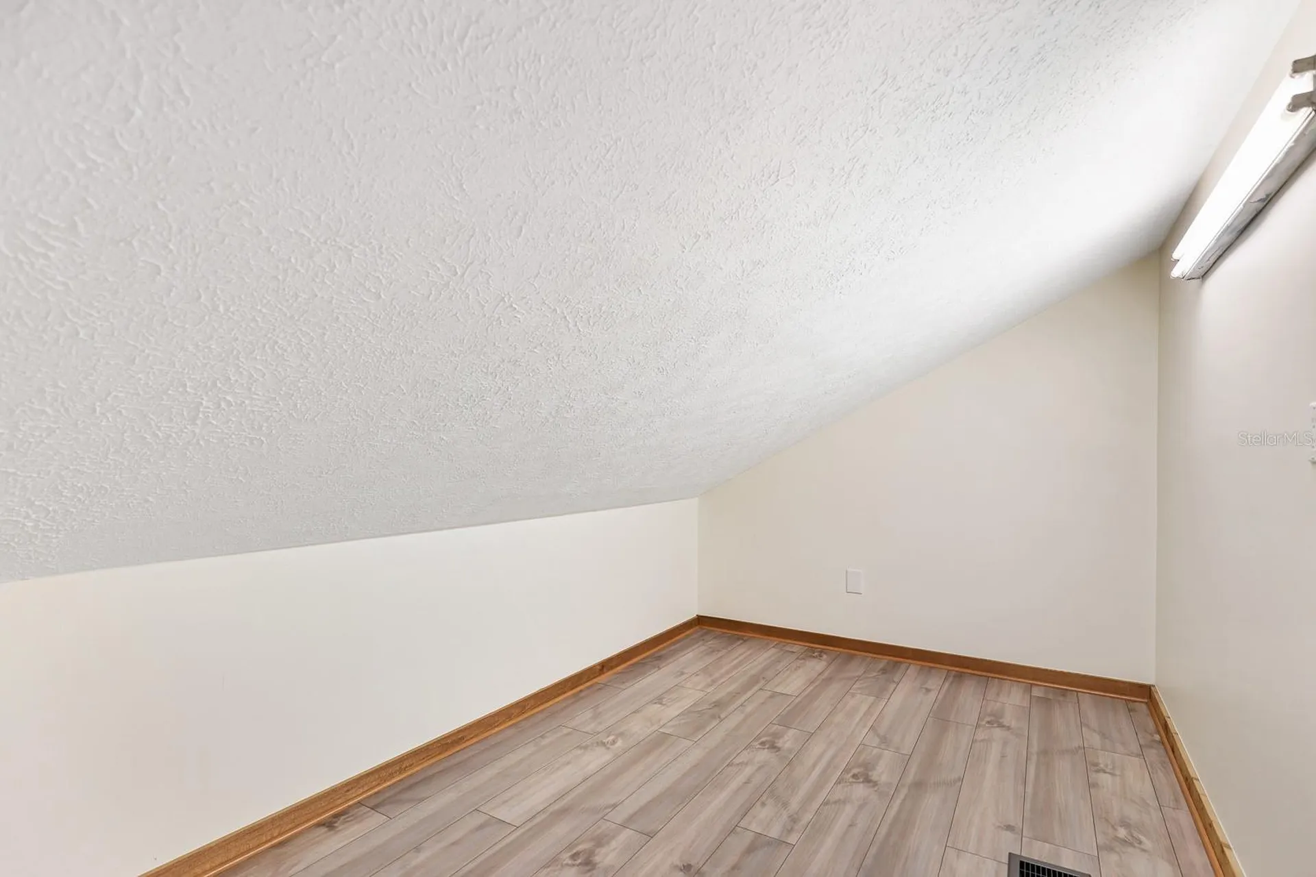 2925 Chelsea Woods Drive Valrico FL 33596