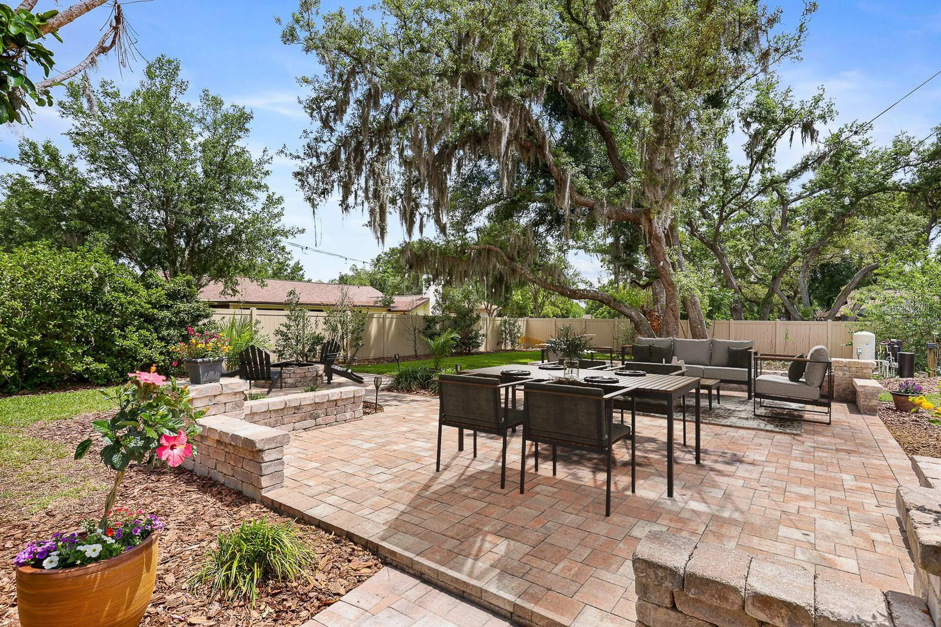 2925 Chelsea Woods Drive Valrico FL 33596