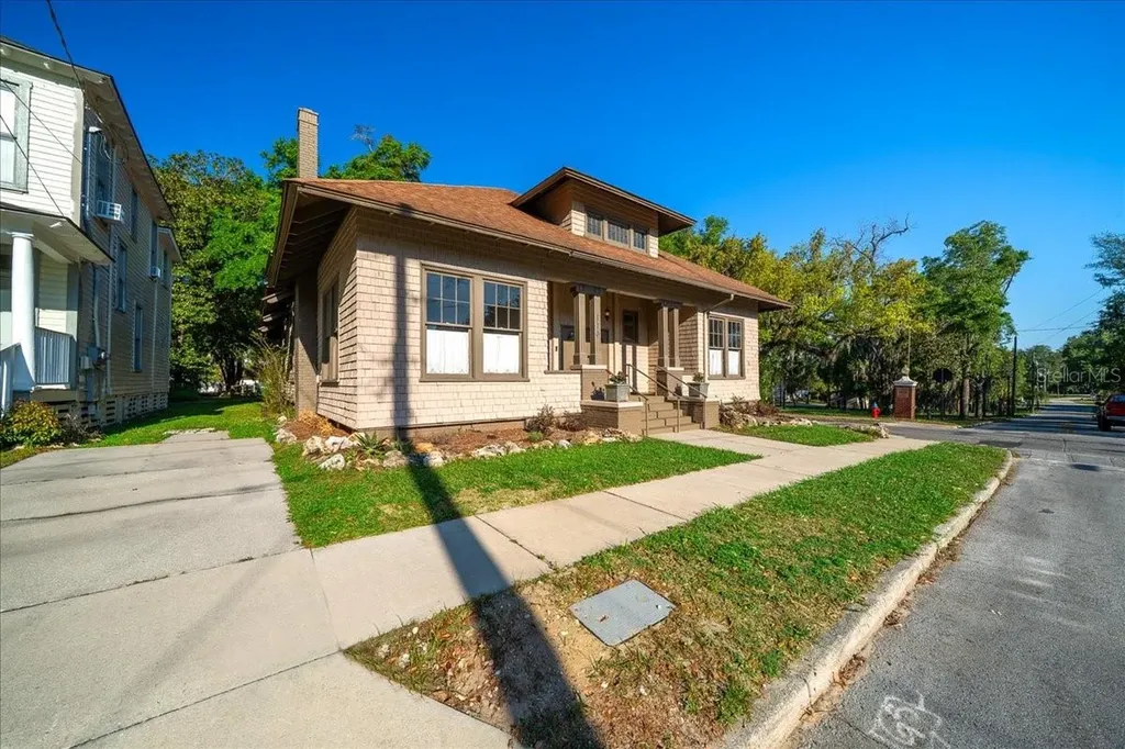 118 NE Tuscawilla Avenue Ocala FL 34470