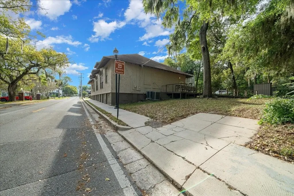 118 NE Tuscawilla Avenue Ocala FL 34470