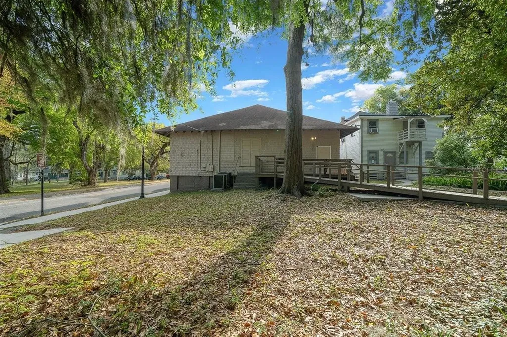 118 NE Tuscawilla Avenue Ocala FL 34470