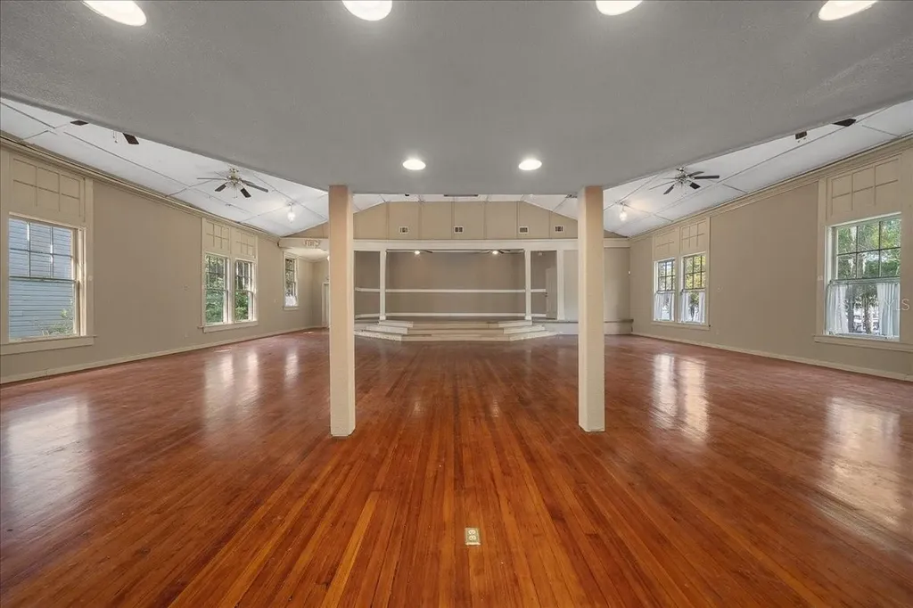 118 NE Tuscawilla Avenue Ocala FL 34470