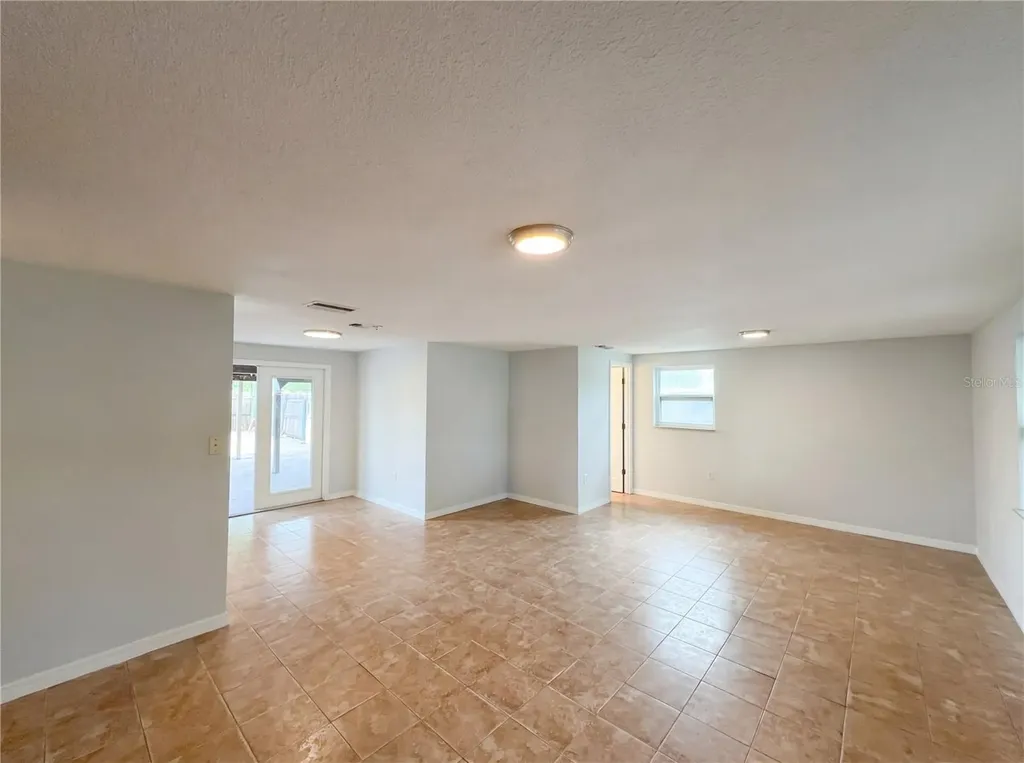 2126 Smithfield Circle S Lakeland FL 33801