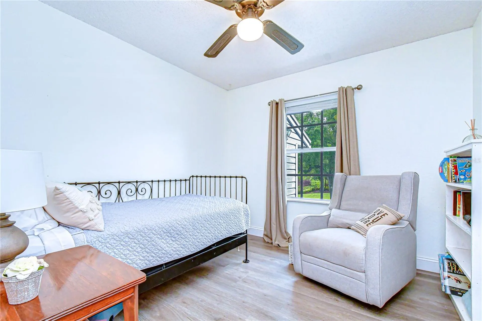 1216 Brandon Lakes Avenue Valrico FL 33594