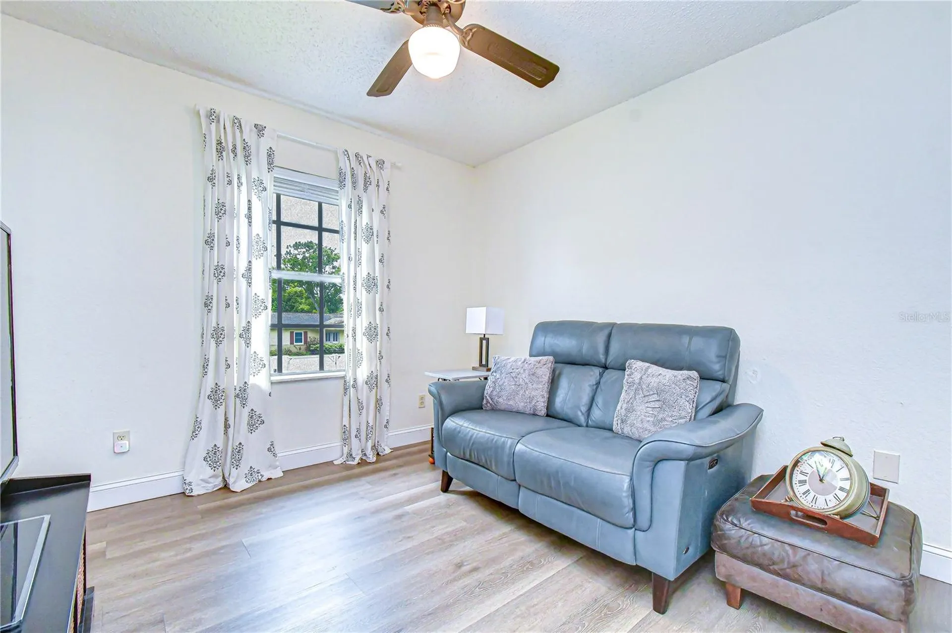 1216 Brandon Lakes Avenue Valrico FL 33594