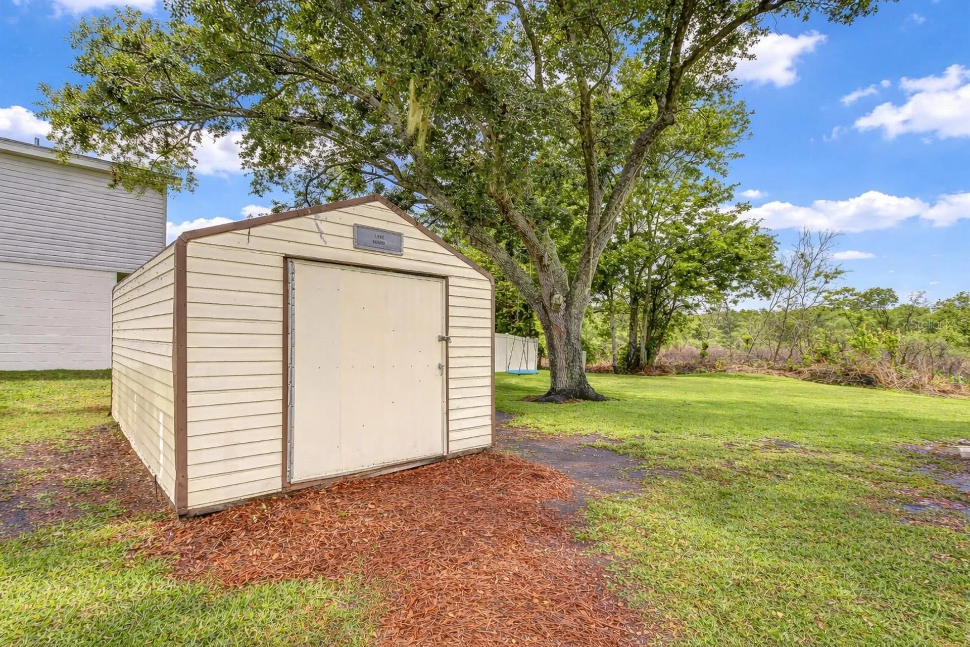 1216 Brandon Lakes Avenue Valrico FL 33594