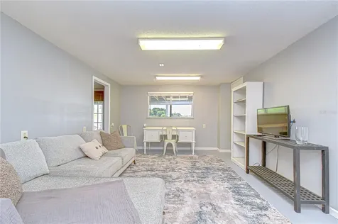 1216 Brandon Lakes Avenue Valrico FL 33594