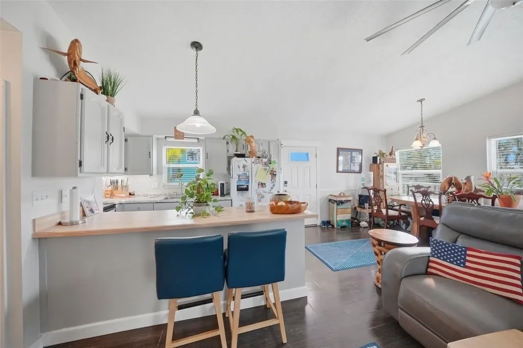 15823 Redington Drive Redington Beach FL 33708