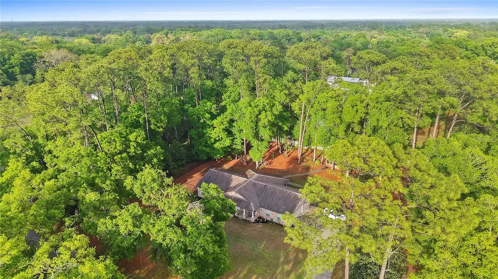 443 N High Street Lake Helen FL 32744