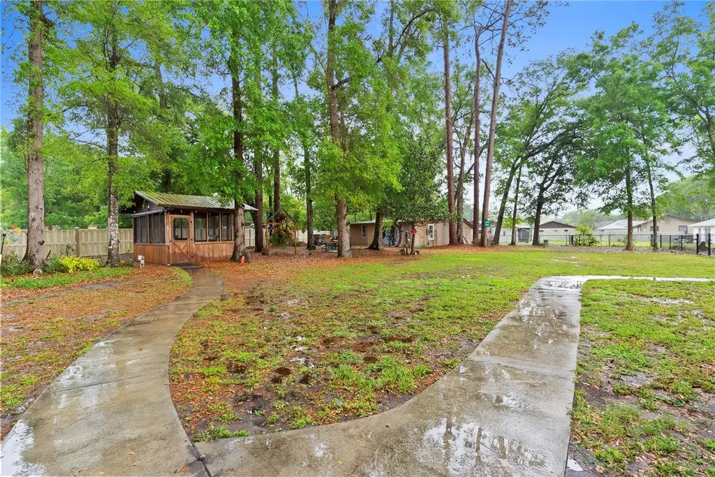 443 N High Street Lake Helen FL 32744