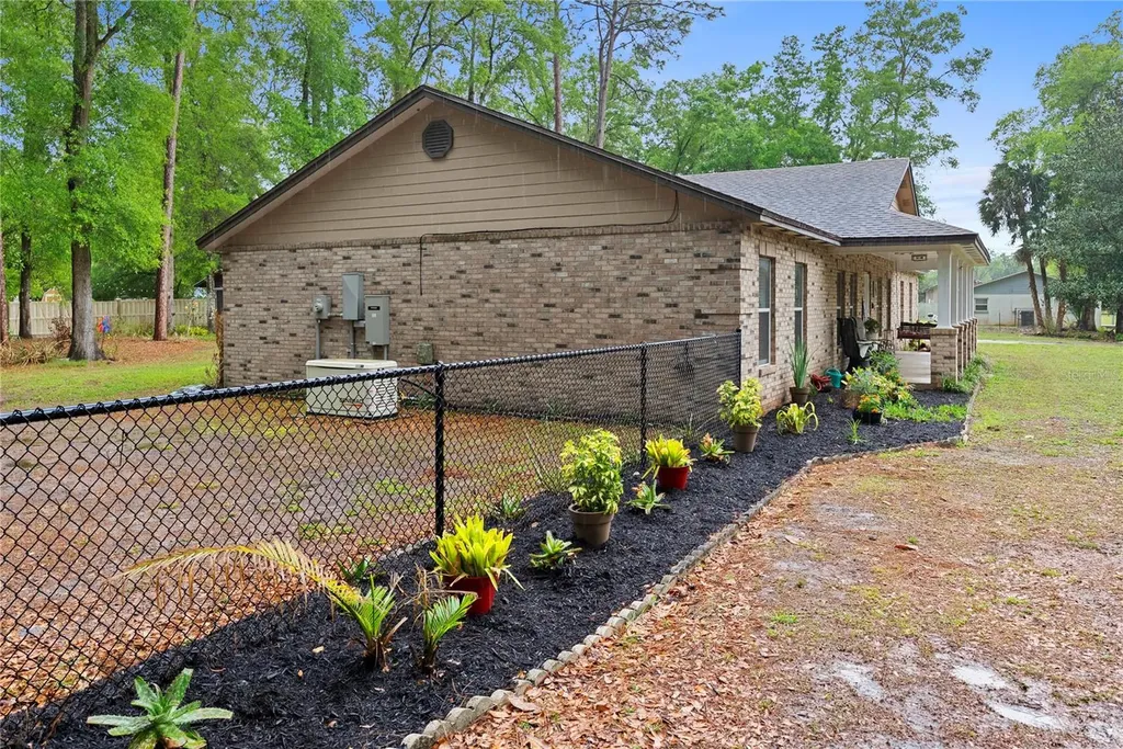 443 N High Street Lake Helen FL 32744