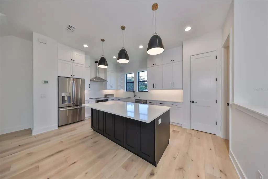 4324 W Gray Street Tampa FL 33609