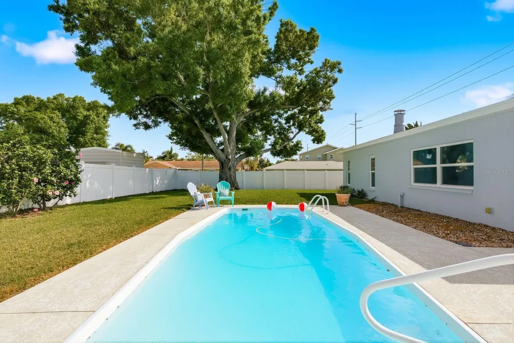 9115 125th Street Seminole FL 33772