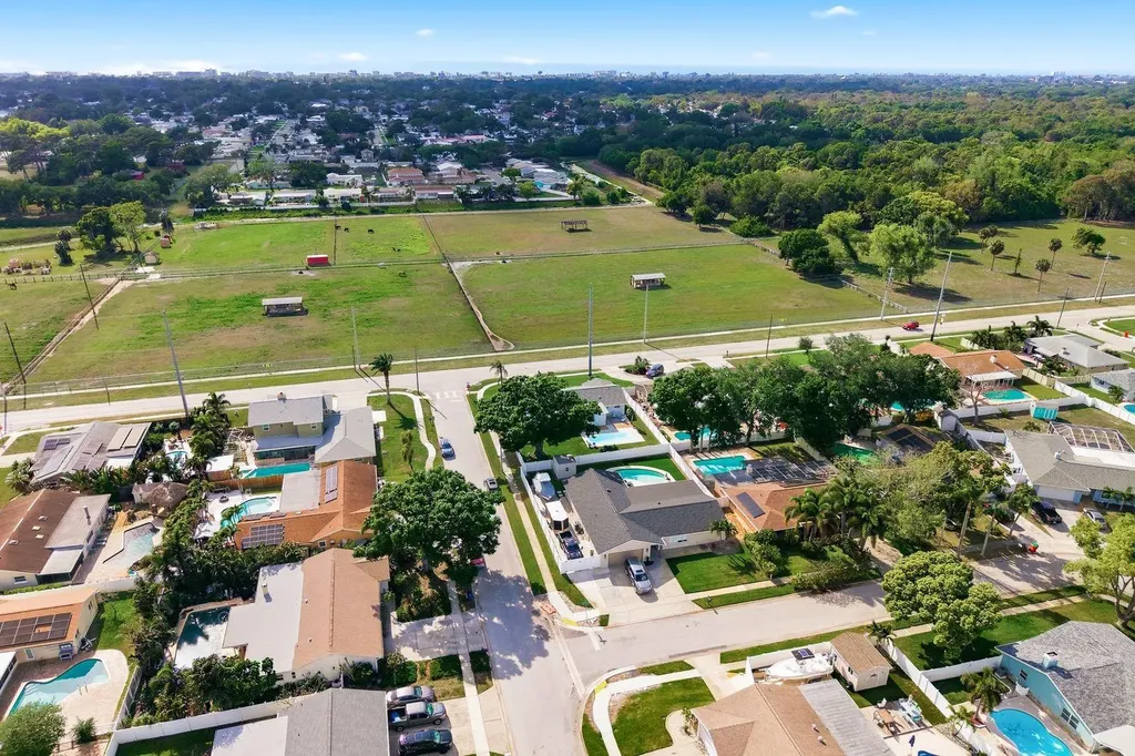 9115 125th Street Seminole FL 33772