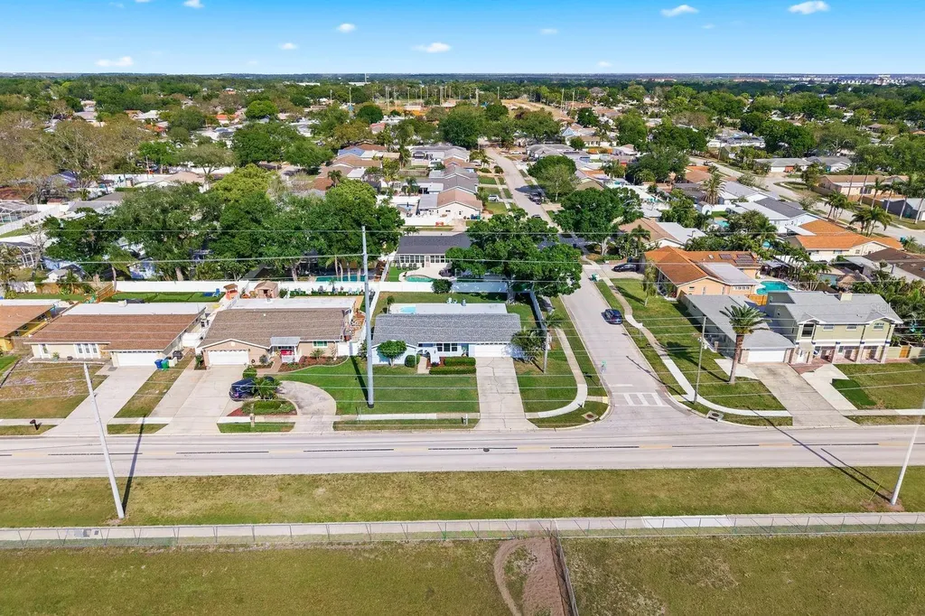 9115 125th Street Seminole FL 33772