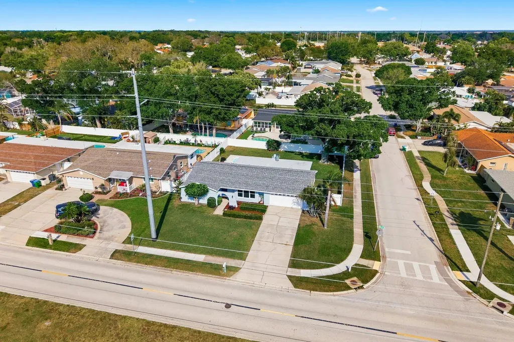 9115 125th Street Seminole FL 33772