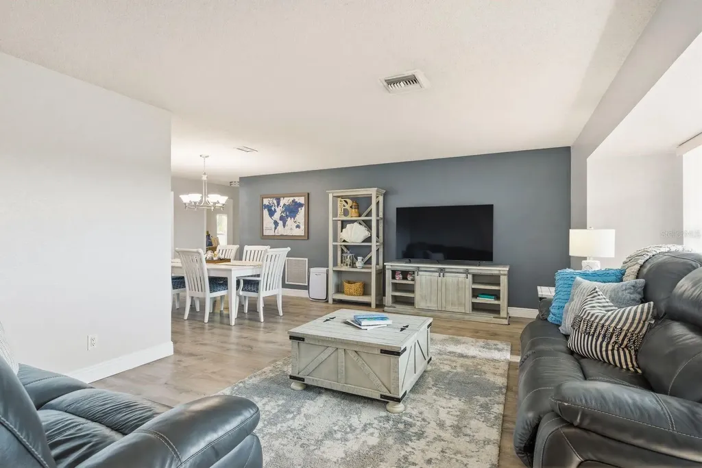 9115 125th Street Seminole FL 33772