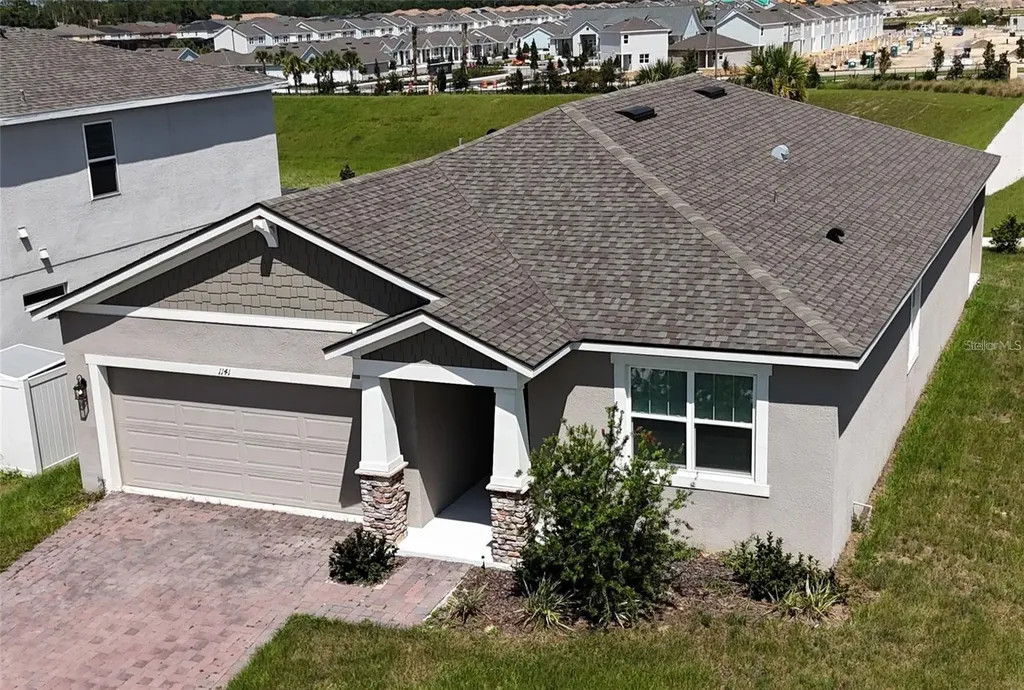 1141 Lakeshore Breeze Place Kissimmee FL 34747