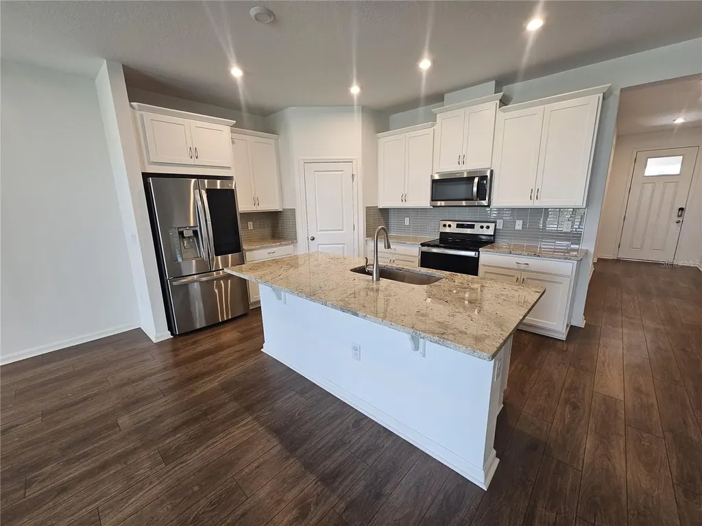 1141 Lakeshore Breeze Place Kissimmee FL 34747
